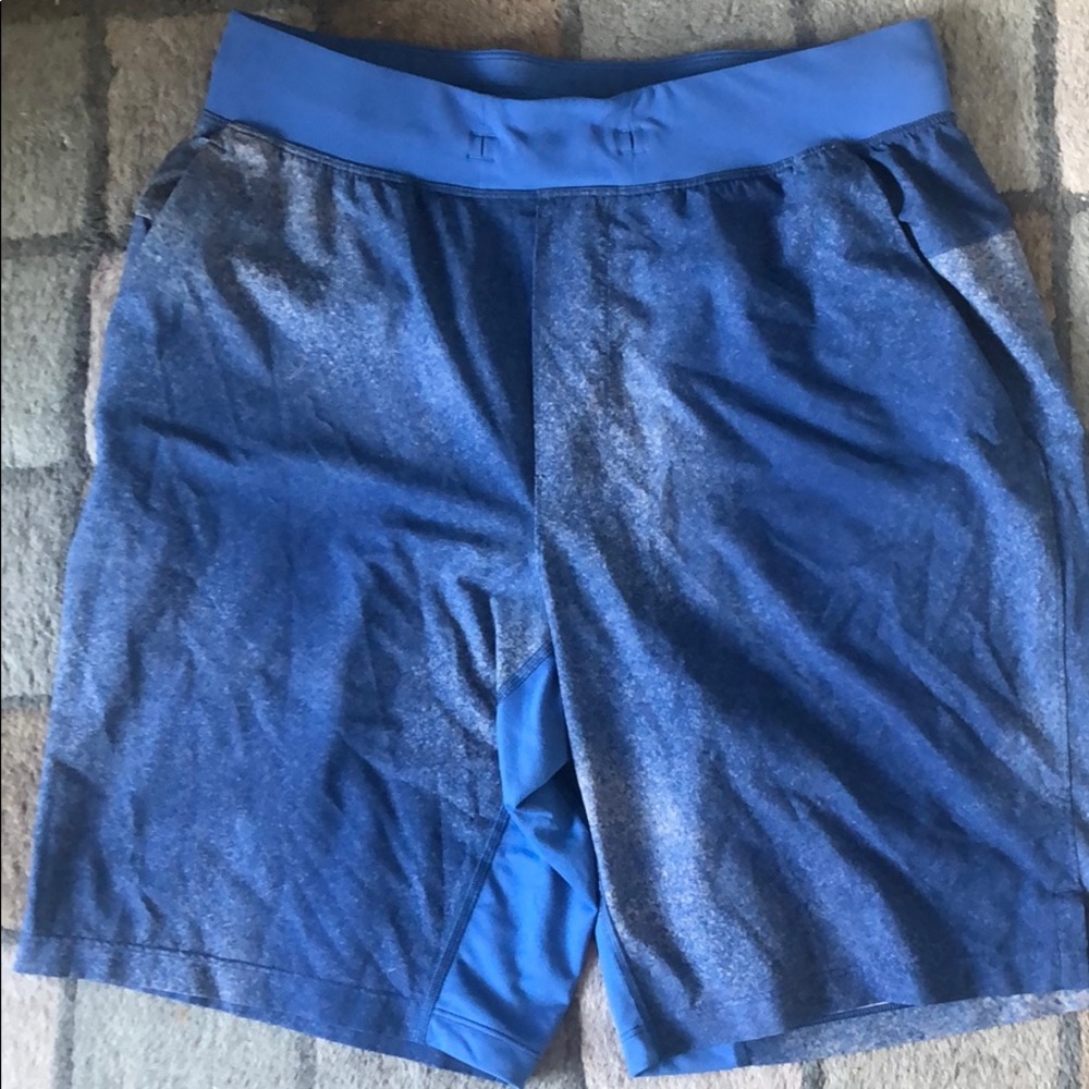 WORN ONCEmens the lululemon short 9 inch medium